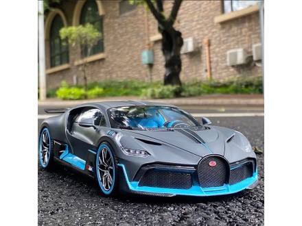 1:32 Bugatti Divo, sa svetlom i zvukom