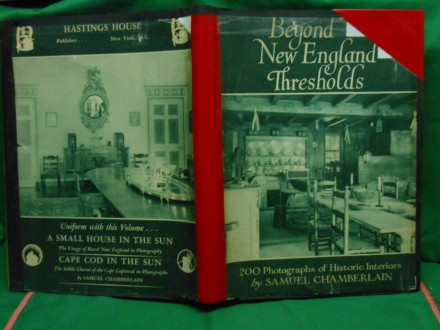 Beyond New England Thresholds:enterijer starih kuća Eng