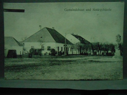 Bácsordas/ Karavukovo Gemeindehaus und Notärgebäunde