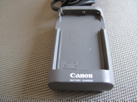 CANON punjač CG-300E za baterije BP-315, BP-308, BP-208