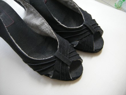 Crne sandale br. 36