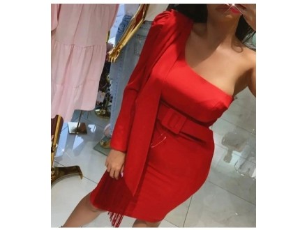 Crvena elegantna haljina sa pojasom. NOVA.