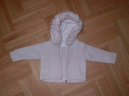 Divna jaknica-dzemperic za bebu 6 mes.