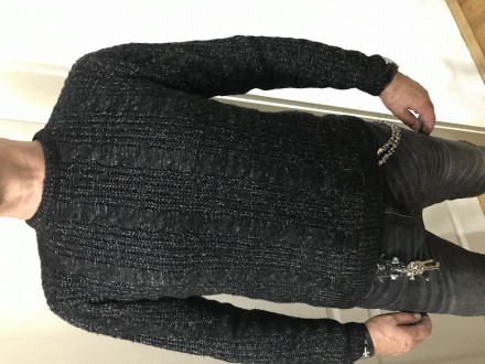 Džemper PULL&;BEAR br 36 crni prskani pleteni