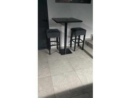 Novi stolovi za kafiće