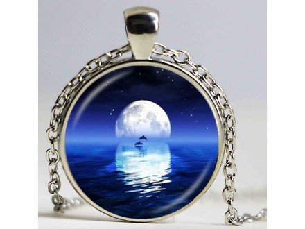 Ogrlica iz `Mesečeve kolekcije` 2