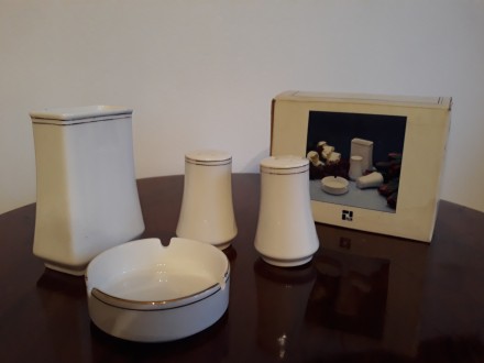Pilon set za sto (vaza, so, biber, pepeljara)