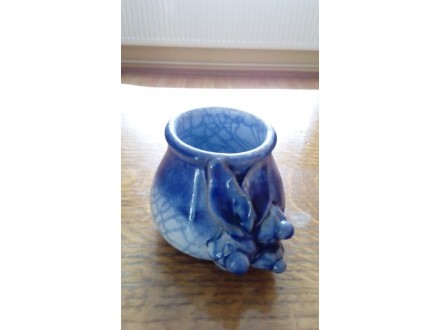 Plava keramička vaza