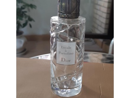 Prazna bočica od parfema Christian Dior