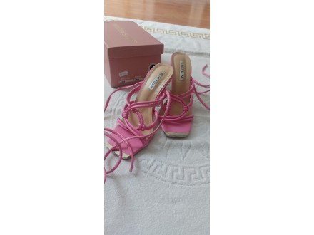 Roze sandale 37 MALIEN .