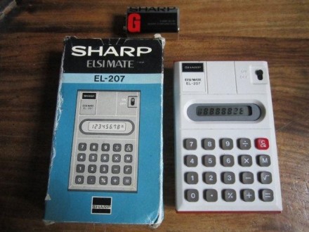 SHARP ElsiMate EL-207 - stari kalkulator