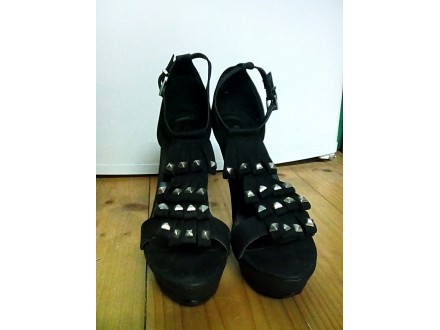 Sandale crne sa nitnama Exma Italijanske br 39 kožne