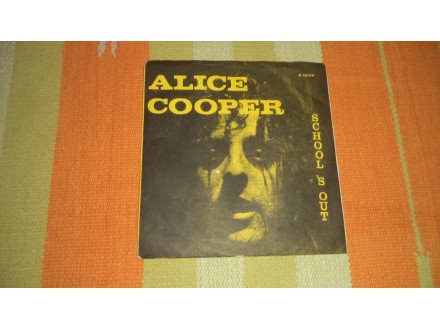 Singl: ALICE COOPER - SCHOOLS OUT