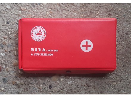 Stara Kutija Od Prve Pomoći `Niva` Novi Sad Jugoslavija