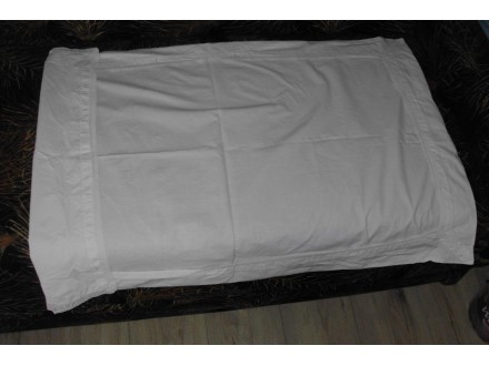 Starinska jastučnica koja se podavija beli vez