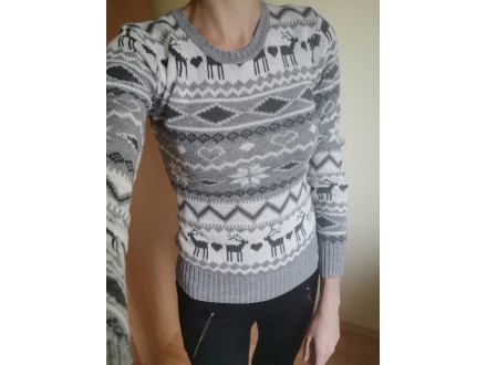 Terranova sivo-beli džemper sa irvasima XS