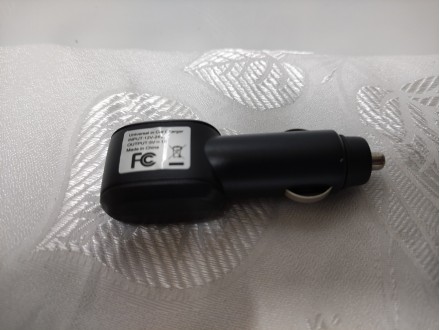 USB upaljač za kola za punjenje telefona 12V/24V NOVO