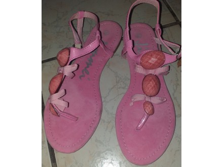 Uenske papuče japanke br.40.roze boje