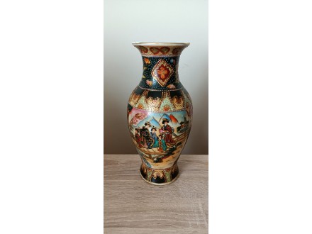 Vaza Royal Satsuma od Porcelana Ručno Bojena iz 70-ih