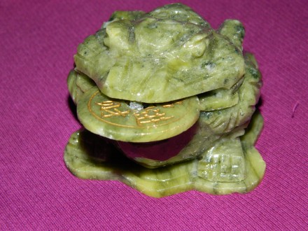Žaba od žada (nefrita) -simbol bogatstva i prosperiteta