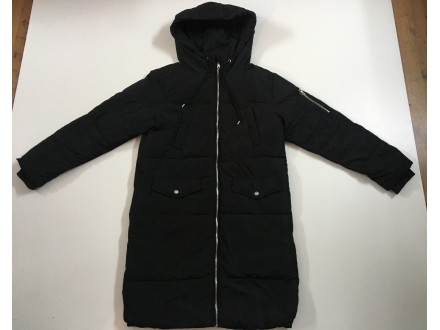 zimska jakna crna M ( Bershka)