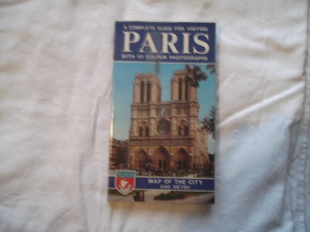 `A komplete guide for visiting Paris`