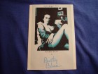 ! razglednica Betty Blue na krevetu