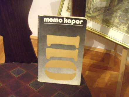 011 , Momo Kapor