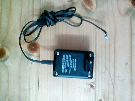 Adapter-punjac pEricsson za bežične Ericsson telefone