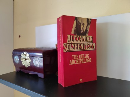 Aleksandr Solzhenitsyn - The Gulag Archipelago