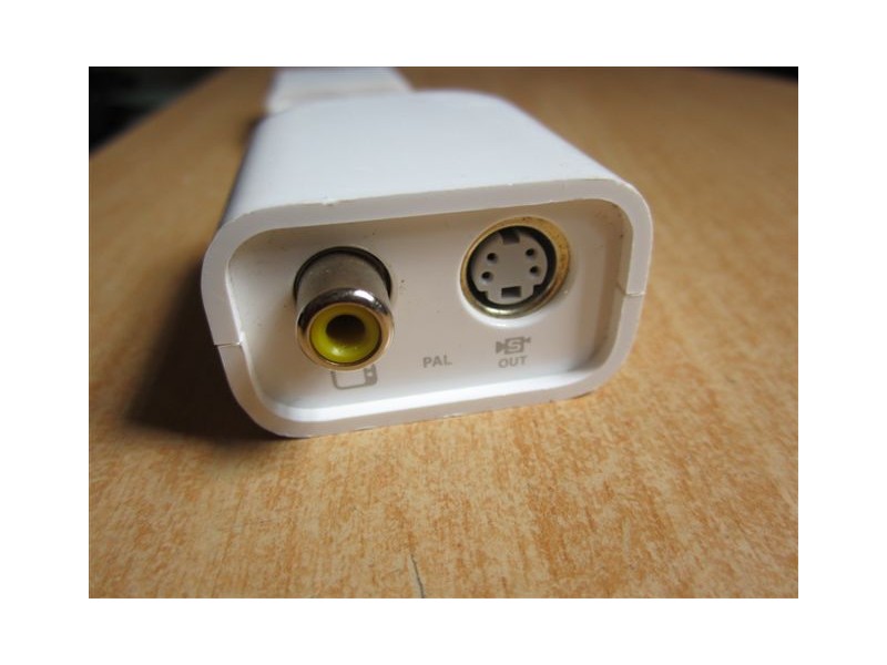 Apple PAL DVI-to-RCA/S-Video Out Adapter