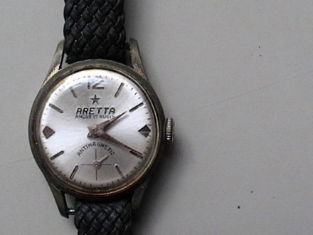 Aretta  - ocuvan zenski sat iz 1960 - ih godina