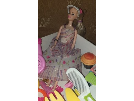 Barby Lutka+ dodatne igračke -tv,fen,šminka,escajg,