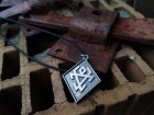 Cernobog simbol ogrlica,Staroslovenski crni Bog simbol