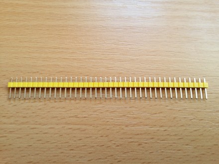 Češalj header 40pin 2.54mm muški za elektroniku žuti