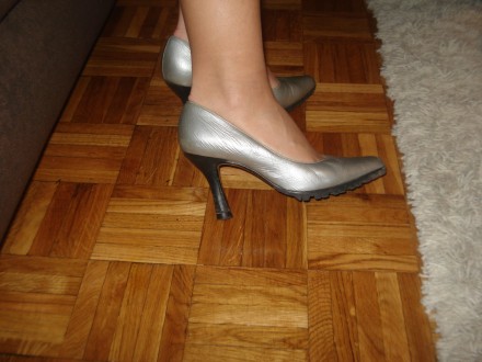 Cipele srebrne  made in ITALY-POVOLJNO !!!