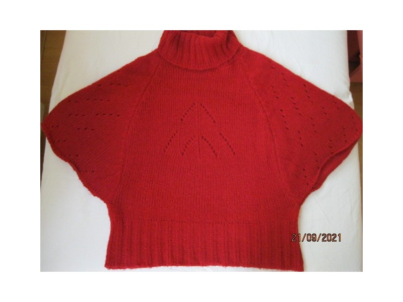 Crveni džemper-rolka, made in Italy