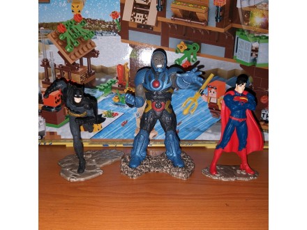DC Schlaich statua Darkseide
