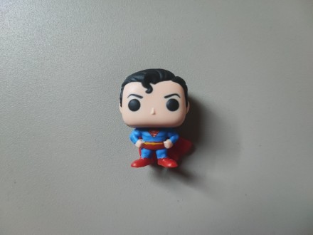 DC funko pop kinder joy Superman figura
