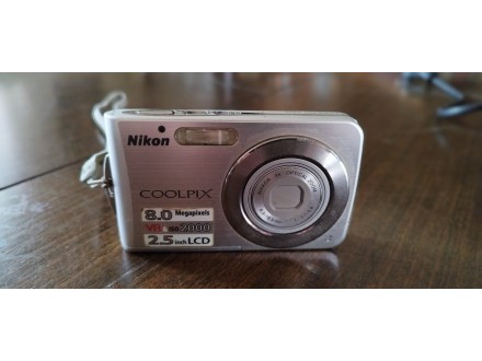 Digitalni foto aparat Nikon Coolpix S210