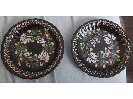 Dva ukrasna tanjira