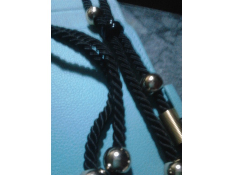 Elegantna ogrlica od ` kanapa`