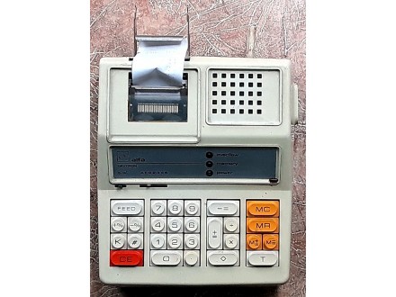 Elektronski kalkulator sa rolna štampačem
