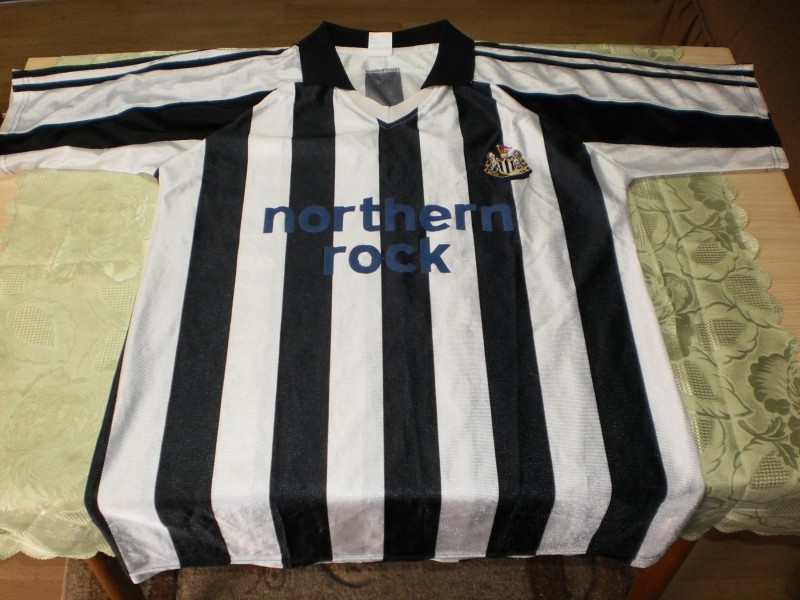 FC Newcastle United - dres L velicine