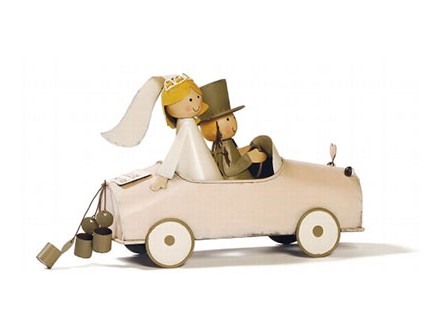 Figura - Bridal Pair in Car