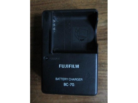 FujiFilm punjač BC-70 za baterije NP-70