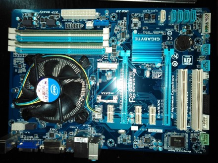 Gigabyte GA-B75-D3V+CPU Kao Nova-Vlasnik Akcijska cena!