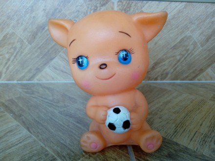 Gumena igračka Životinjica sa loptom