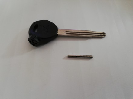 Honda kljuc  magnet lock (desni)