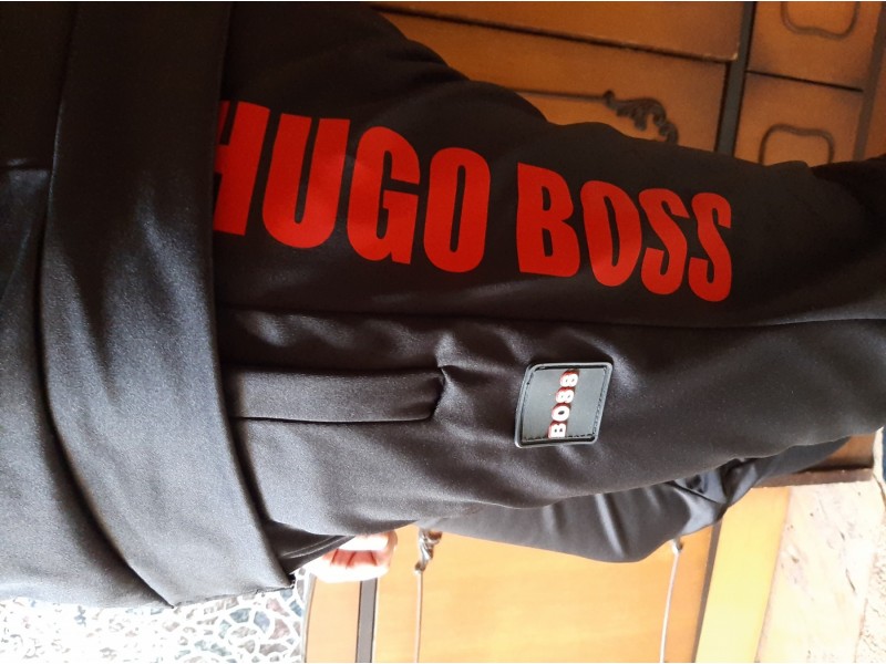 Hugo Boss trenerka komplet NOVO